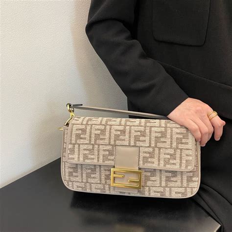 fendi baguette shop online